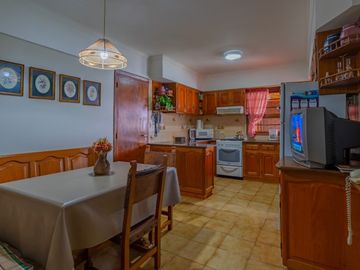Venta increible casa de 5 ambientes mas departamento de 2 ambientes
