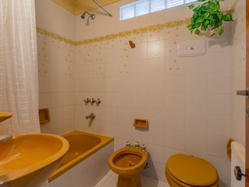 Venta increible casa de 5 ambientes mas departamento de 2 ambientes