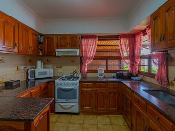 Venta increible casa de 5 ambientes mas departamento de 2 ambientes
