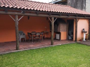 CHALET EN EXCELENTE ESTADO.