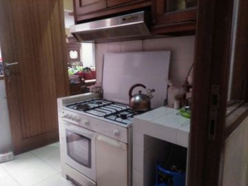 rumah di jati bening bekasi one gate lokasi strategis pinggir jalan Raya jalan ratna