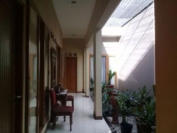 rumah di jati bening bekasi one gate lokasi strategis pinggir jalan Raya jalan ratna