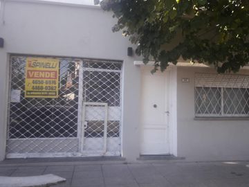 Venta de Casa con tres locales en Haedo Norte