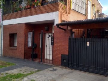 EXCELENTE CASA MULTIFAMILIAR.