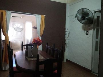 EXCELENTE CASA MULTIFAMILIAR.