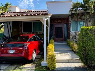 Casa Sola en Venta, Lomas de Cocoyoc, Morelos