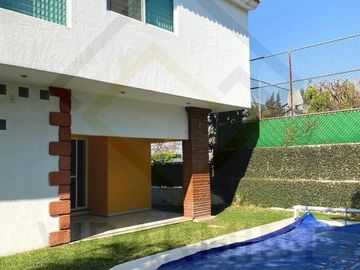 Casa Sola en Venta, Lomas de Cocoyoc, Morelos