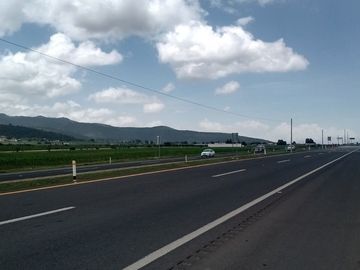 Se vende terreno sobre la carretera Tulancingo- Pachuca,  zona el Susto, Hidalgo.
