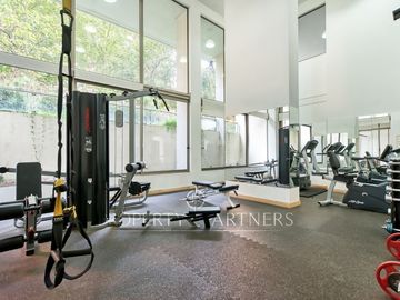 ¡IMPERDIBLE! Excelente y amplio departamento amoblado ubicado en inmejorable ubicación, Hermanos Cabot