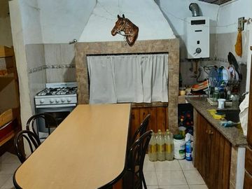 Excelente casa quinta en barrio sakura de 750 m2