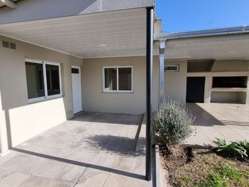 Casa con Departamento en venta en Lujan Centro