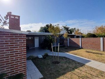 Casa con Departamento en venta en Lujan Centro