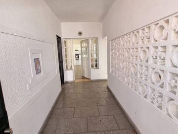 Casa con Departamento en venta en Lujan Centro