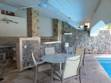 CASA  en venta en TEQUESQUITENGO