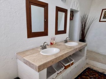 CASA  en venta en TEQUESQUITENGO