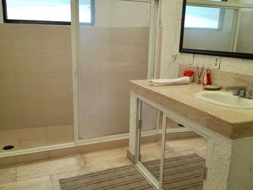 CASA  en venta en TEQUESQUITENGO