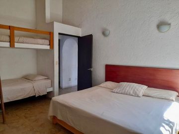 CASA  en venta en TEQUESQUITENGO