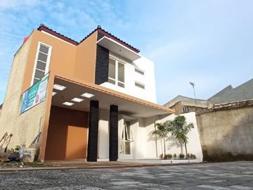 Rumah 2 Lantai Siap Huni Premium dekat Tol bekasi Timur