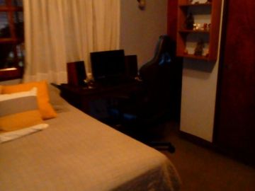 Excelente casa de dos plantas  en Saavedra