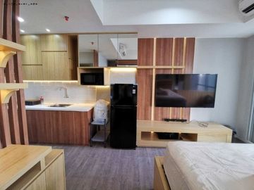 MURAH Grand Sungkono Lagoon Unit Masih Baru, 1BR Jadi Studio, Full Furnish