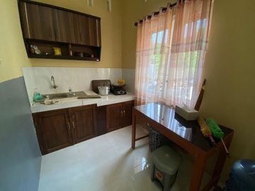 Rumah villa full furnished denga tanah di barat pasar Godean