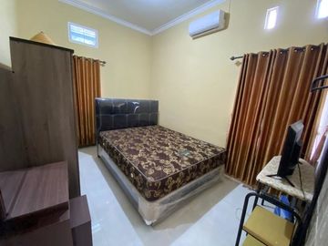 Rumah villa full furnished denga tanah di barat pasar Godean