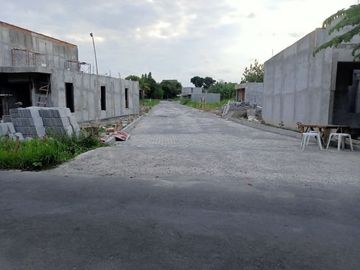 RUMAH DI PRAMBANAN DEKAT CANDI, DEKAT JLN PROVINSI