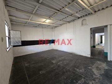 ¡Construye el éxito en el corazón de Máncora! 🏨

Terreno en venta con ubicación estratégica y doble acceso: 

👉 Acceso directo a la Av. Piura (Pan