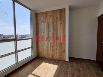 DEPARTAMENTO EN VENTA EN LA URBANIZACIÓN LOS SAUCES PIMENTEL
Un lugar seguro para vivir rodeado de parques y jardines,muy cerca de todo lo que necesi