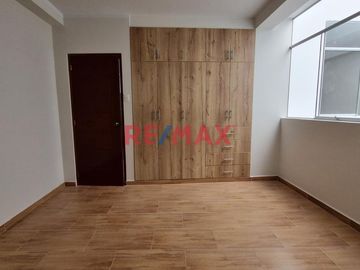 DEPARTAMENTO EN VENTA EN LA URBANIZACIÓN LOS SAUCES PIMENTEL
Un lugar seguro para vivir rodeado de parques y jardines,muy cerca de todo lo que necesi