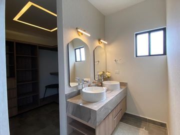 VENTA HERMOSAS CASAS CUMBRES PRIVADA VENECIA MODELO MURANO