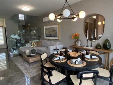 VENTA HERMOSAS CASAS CUMBRES PRIVADA VENECIA MODELO MURANO