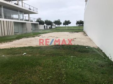 Venta de terreno en el exclusivo Condominio La Jolla, ubicado en el balneario de Asia con acceso al privado desde la Panamericana Sur, KM. 101, seguri