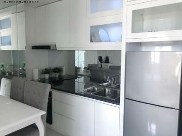 Apt. Puncak Dharmahusada 2BR View Pool Full Furnish Lengkap