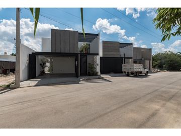 RESIDENCIA EN DZITYA  CON PISCINA , 3 HAB.