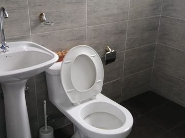 Vendo local comercial en Av. Gonzáles Suárez