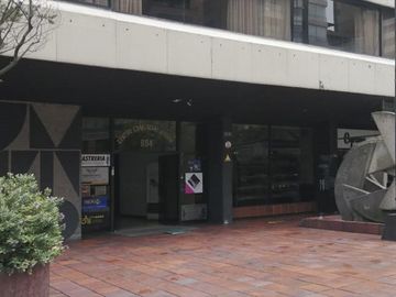 Vendo local comercial en Av. Gonzáles Suárez