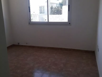 TRIPLEX 4 AMBIENTES EN VENTA FINANCIADO EN HASTA 60 CUOTAS FIJAS EN PESOS