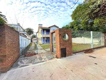 Chalet en venta en Castelar Norte