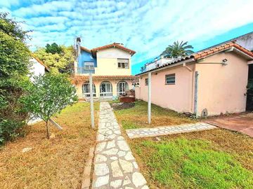 Chalet en venta en Castelar Norte