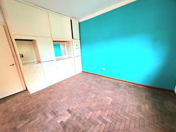 Chalet en venta en Castelar Norte