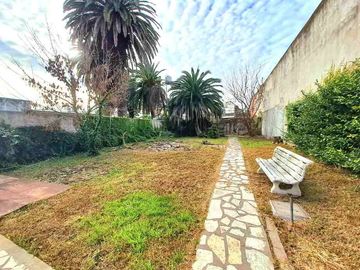 Chalet en venta en Castelar Norte