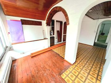 Chalet en venta en Castelar Norte