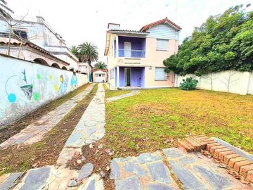 Chalet en venta en Castelar Norte