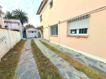 Chalet en venta en Castelar Norte