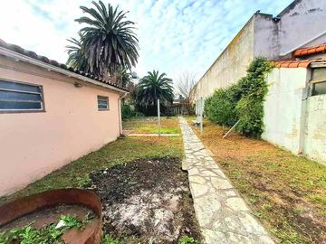Chalet en venta en Castelar Norte