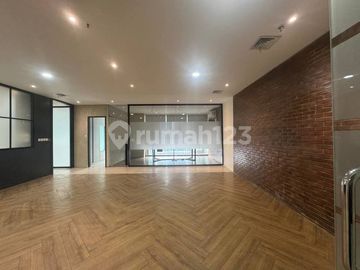 Office Space Strategis di Kebayoran Baru Siap Pakai di Lokasi Premium