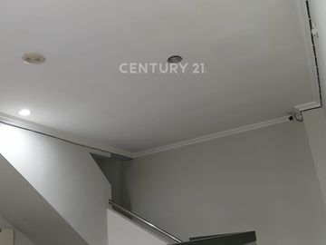 Ruko 3 Lantai Di Kawasan Komersil Soekarno Hatta Semarang