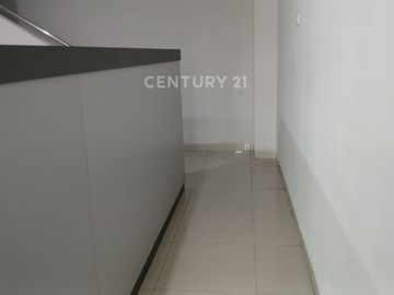 Ruko 3 Lantai Di Kawasan Komersil Soekarno Hatta Semarang