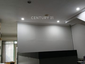 Ruko 3 Lantai Di Kawasan Komersil Soekarno Hatta Semarang
